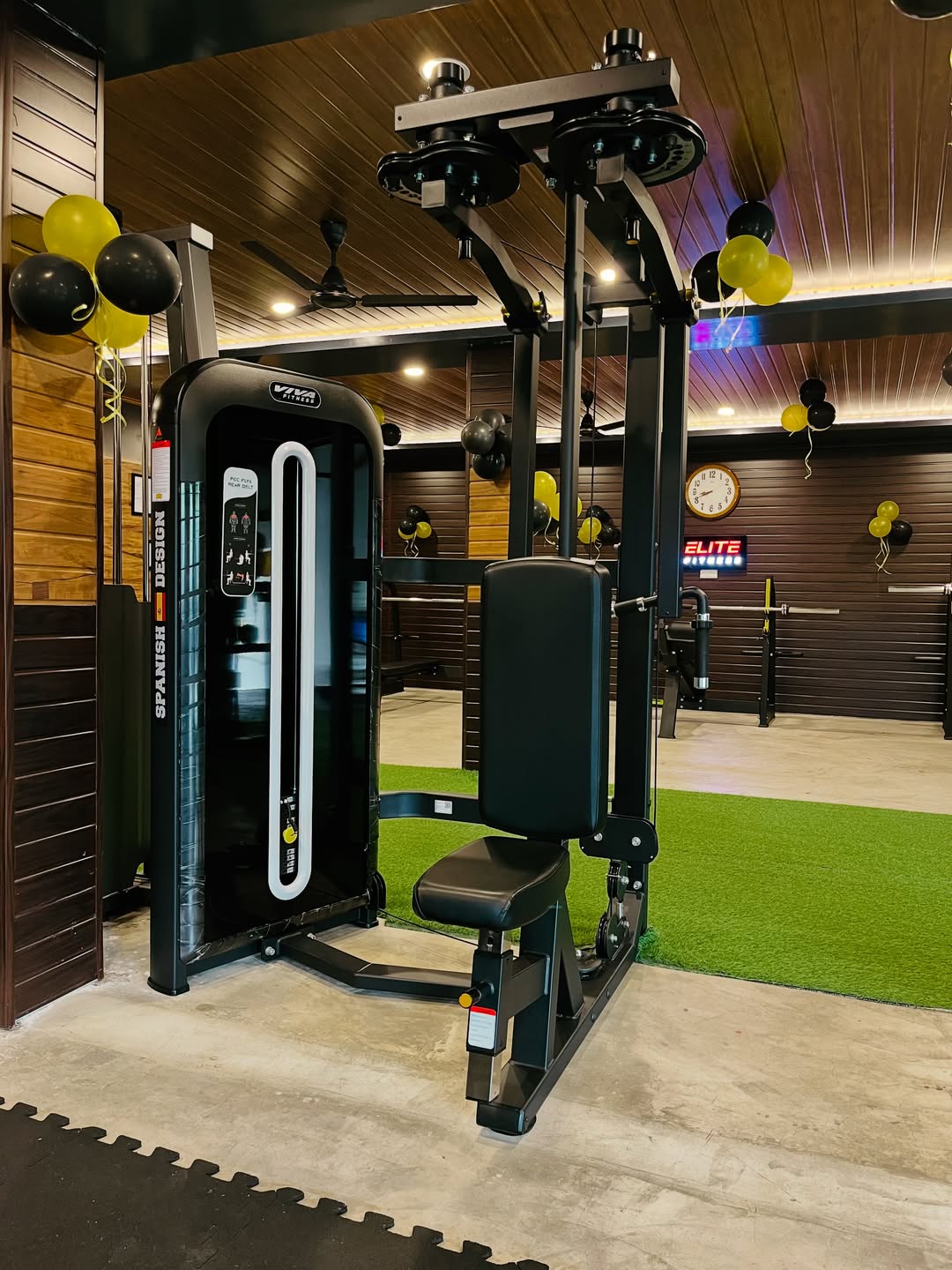 Sample gym interior view 06