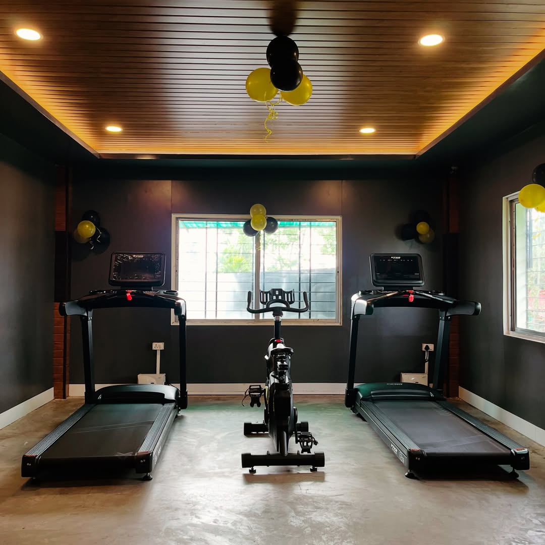 Sample gym interior view 08